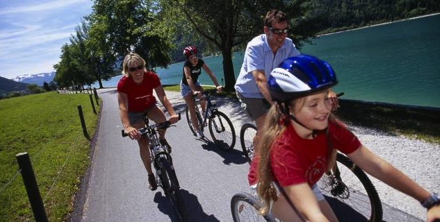 Der Sport am See macht allen Spaß: ob Radfahren am See oder Wassersport in Österreich