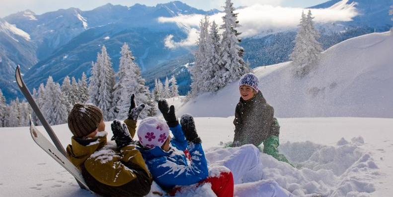 Angebote Familien Skiurlaub Österreich, Bayern, Südtirol, Wellness, Familienhotels, Kinderbetreuung 