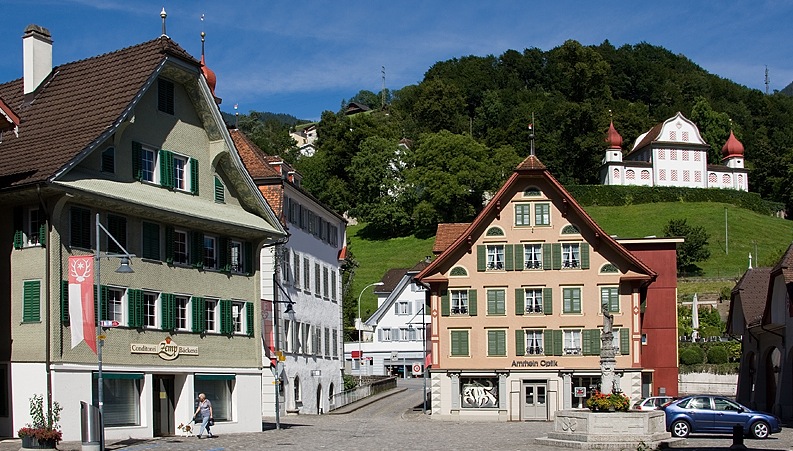 Kanton Obwalden, Skiurlaub im Winter Skifahren, Hotels Skiferien Schweiz, Sommer Wandern Sarnen am S